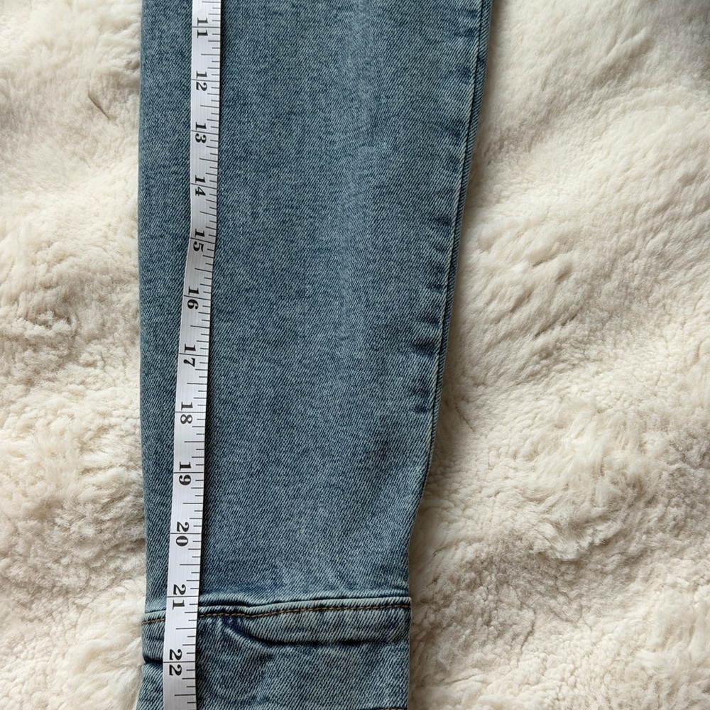 Hudson Cropped Light Wash Denim Trucker Jacket - S (2-4) - Picture 15 of 15